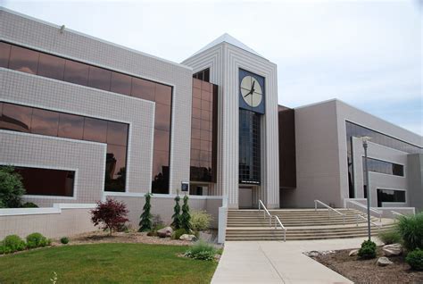 The Charles and Mary Stewart Clock Tower links the University Computing Center (left wing) and the renovated Waldo Library (right wing). . Wmu library